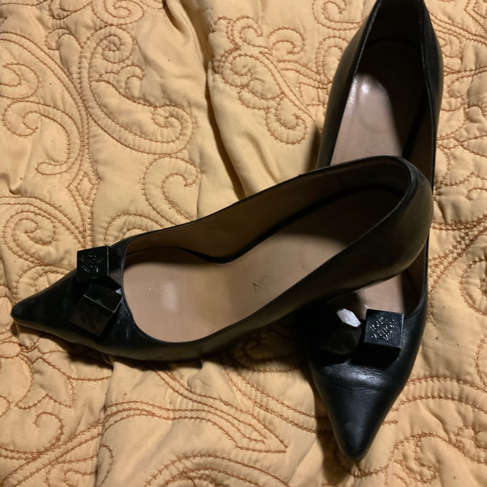 Black heel Louis Vuitton shoes, size 39.